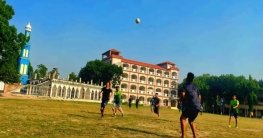 পাবনায় জনপ্রিয় হয়ে উঠেছে সকাল বেলার ফুটবল খেলা