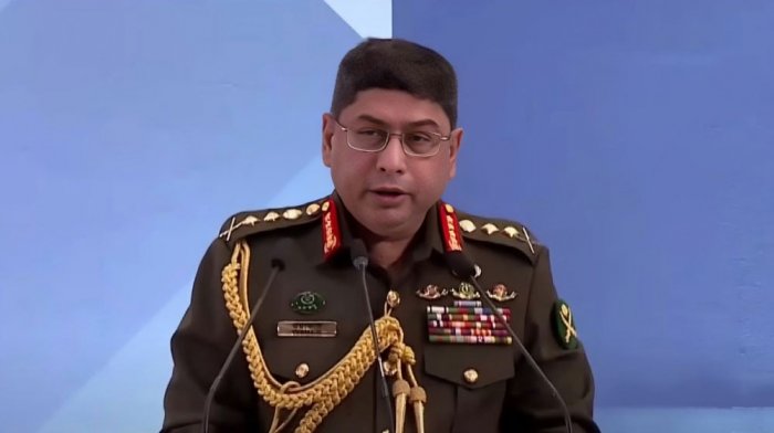 সেনাবাহিনী প্রধান জেনারেল ওয়াকার-উজ-জামান- পাবনা সমাচার সেনাবাহিনী প্রধান জেনারেল ওয়াকার-উজ-জামান- পাবনা সমাচার